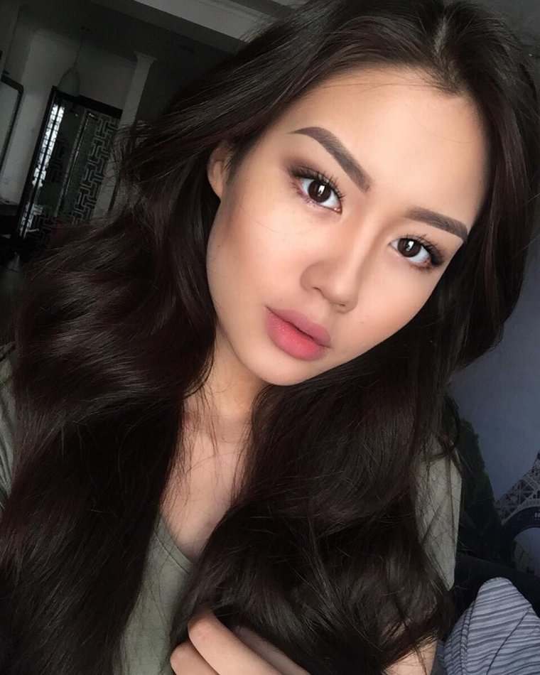 Айжан Асемова без косметики