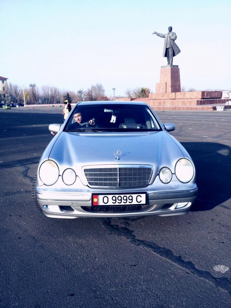 Мерседес Павла Дурова