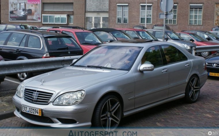 Автомобиль виде зайца