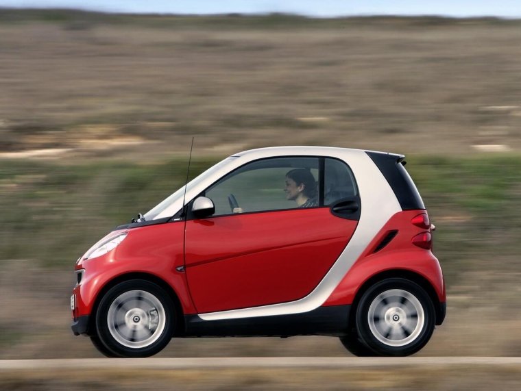 BMW смарт 2х дверная малолитражка