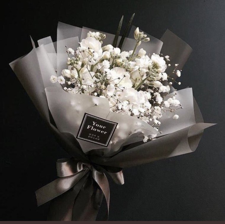 Букет в черной упаковке