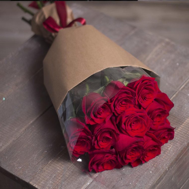 Розы в красивой упаковке