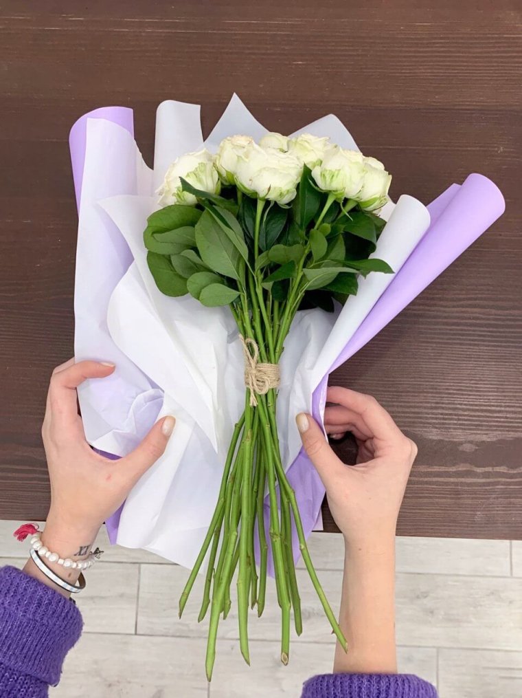 Упаковка цветов в бумагу