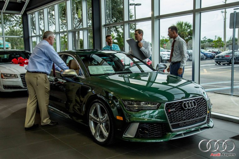 Ауди р8 бирюзовая