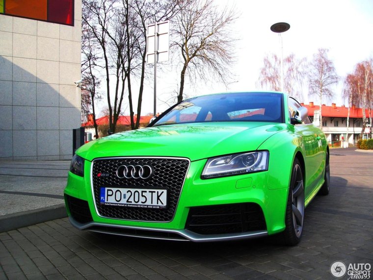 Porsche Green Audi rs3