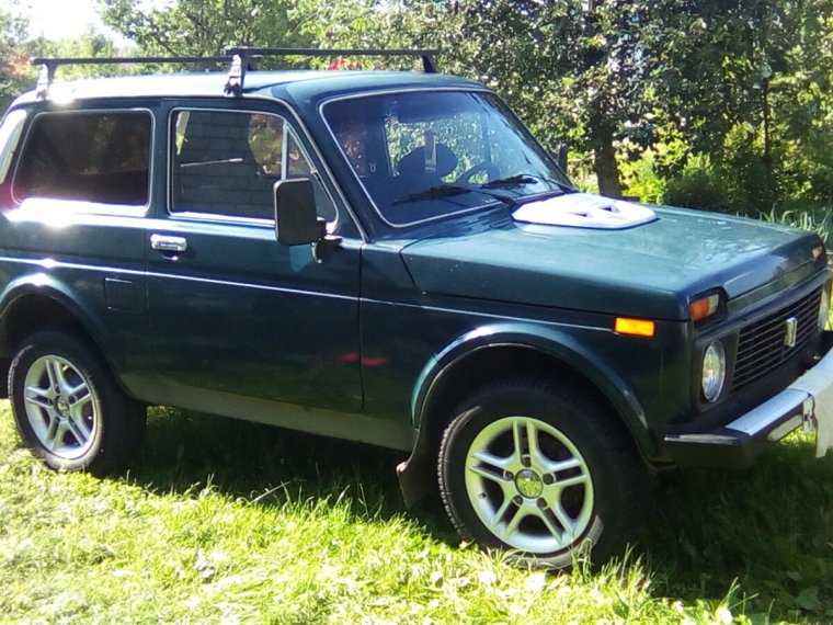 Лада Нива цвет морская пучина 325