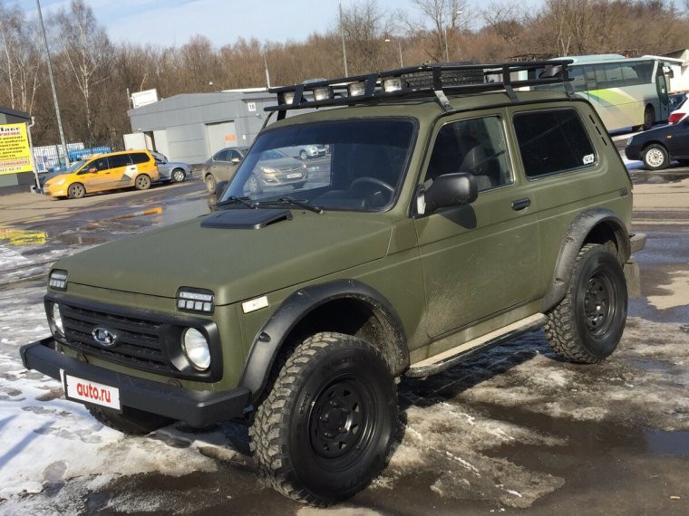 Нива Урбан 2021 зеленая