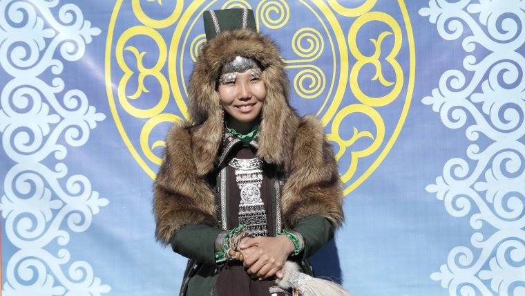 Сахалыы фон