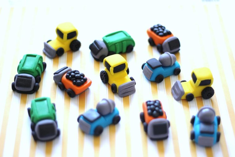 Аппликация из пластилина машина