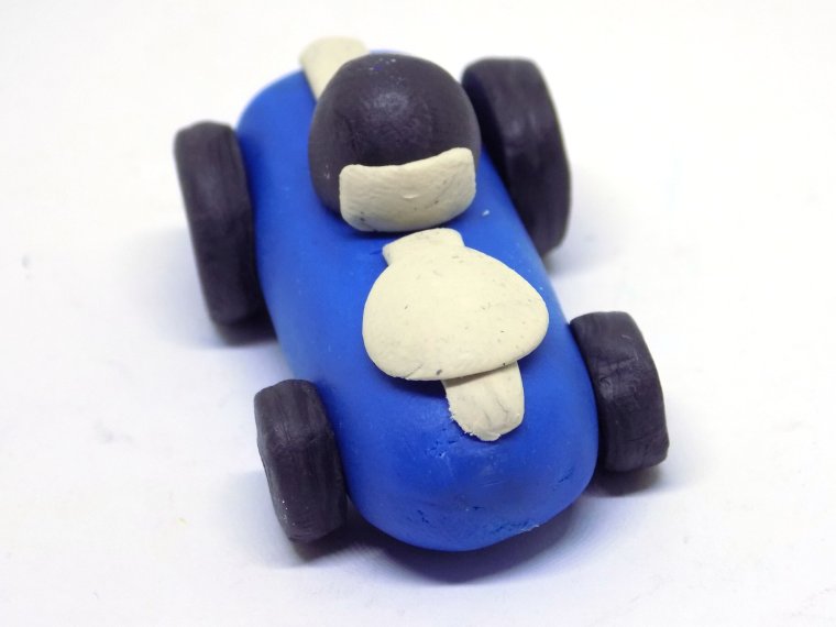 Машина из пластилина