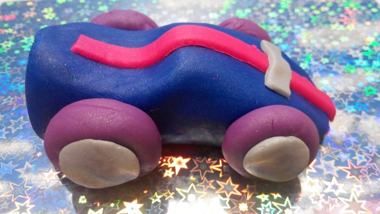 Глиняные модели автомобилей