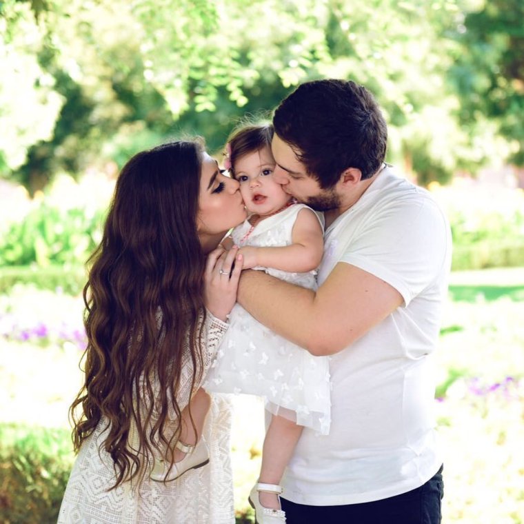 Бахтли оила Шер