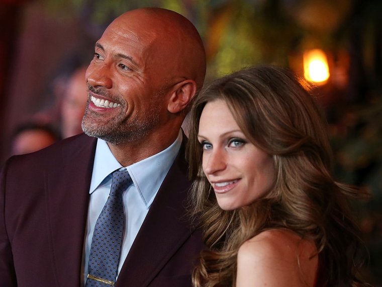 Дуэйн Джонсон и Лорен Хашиан с детьми