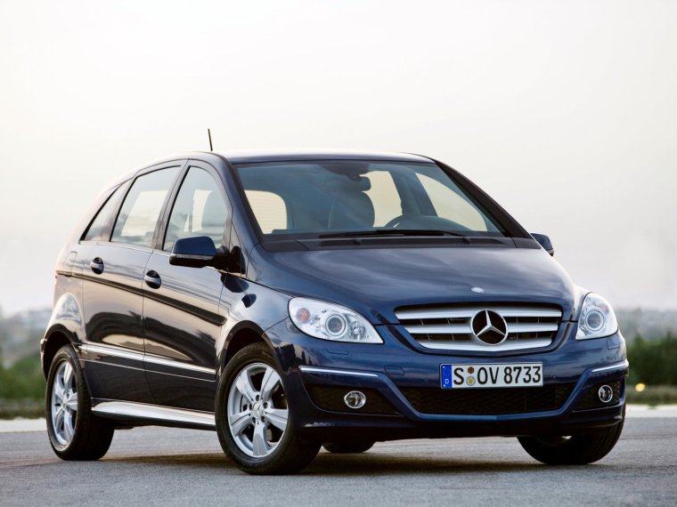 Мерседес 2 дверный маленький