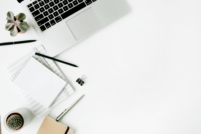 Белый стол сверху