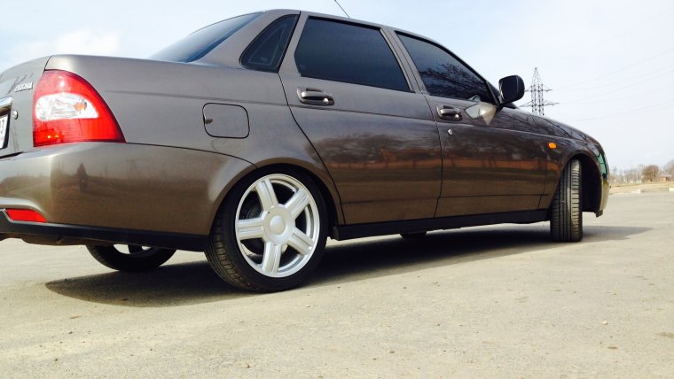 Лада Приора на 16 торусах