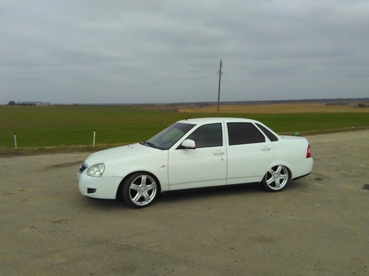 Белая Приора на 17 торусах