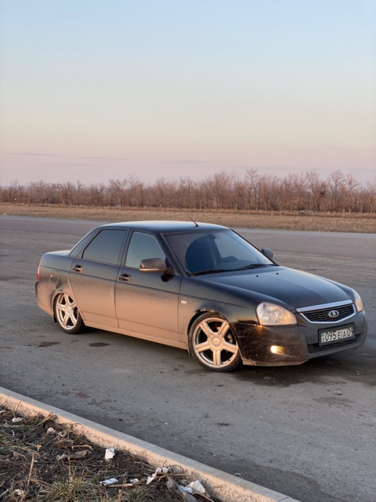 Чёрная Приора хэтчбек на 17 торусах