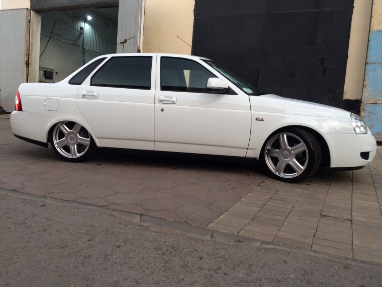 Приора торусы r17 белая