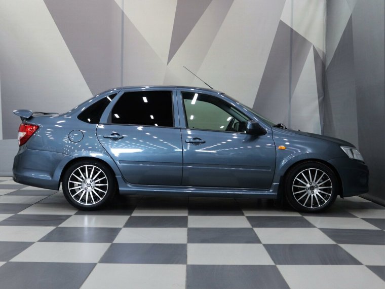 Приора 2 кварц зад