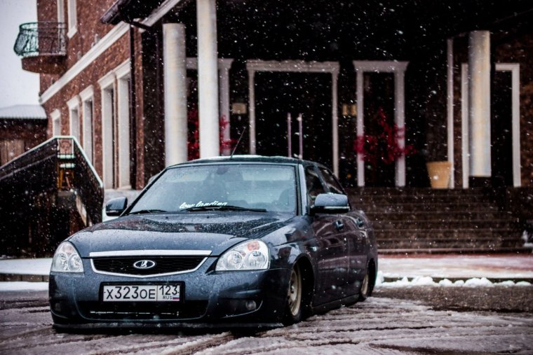 Приора седан серо зеленая r15