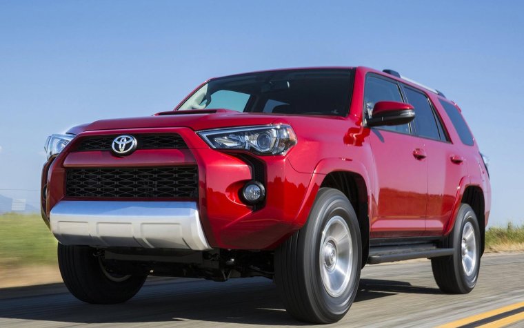 Toyota Land Cruiser 300 sedan