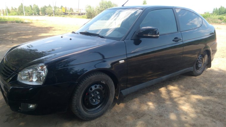 Лада Приора 2 седан на штампах