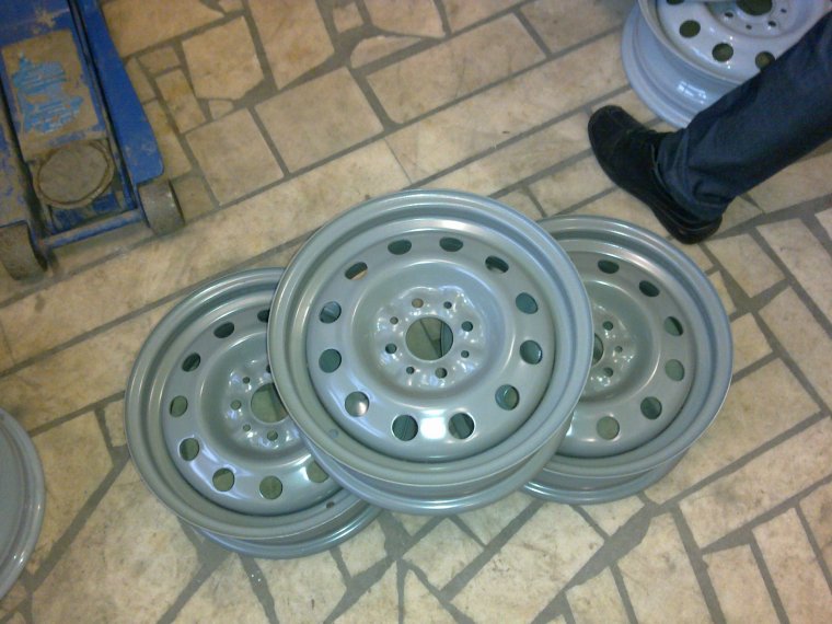 Приора на 13 штампах