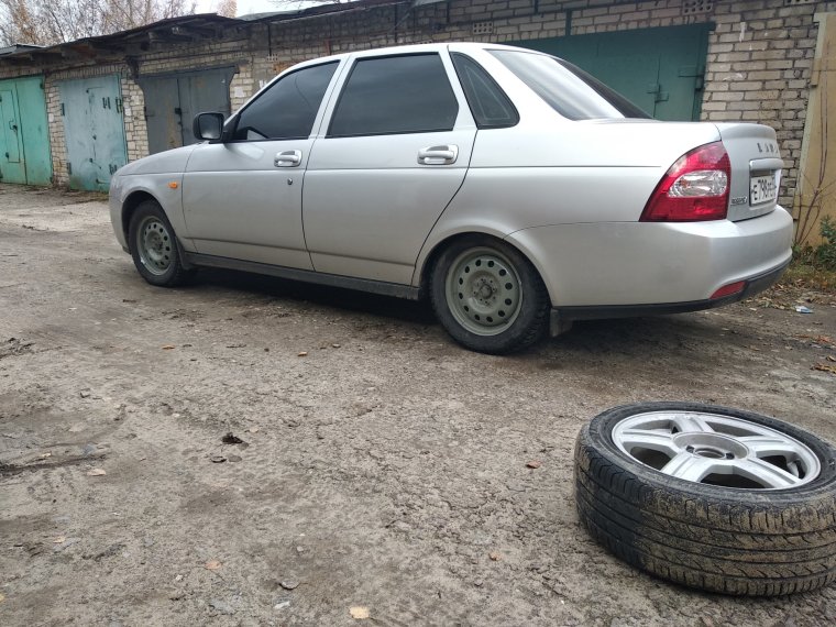 Болотные штампы Приора седан r15