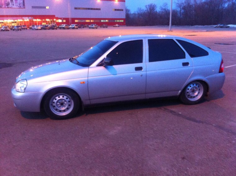 Лада Приора седан черная на штампах