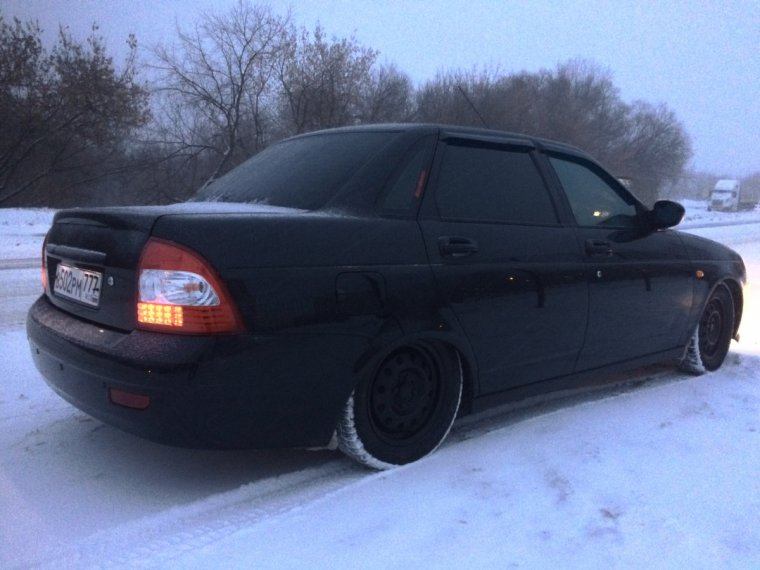 Лада Приора р14 черный глянец