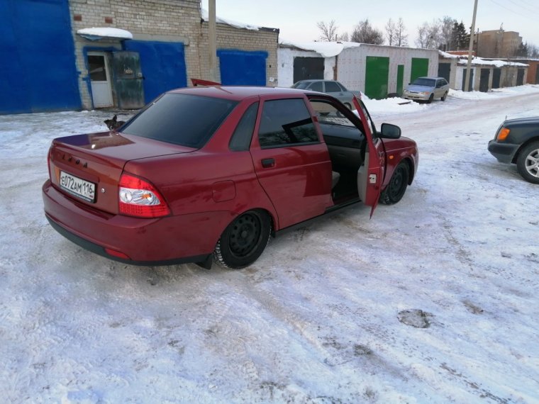 Приора на штампах r15 черные