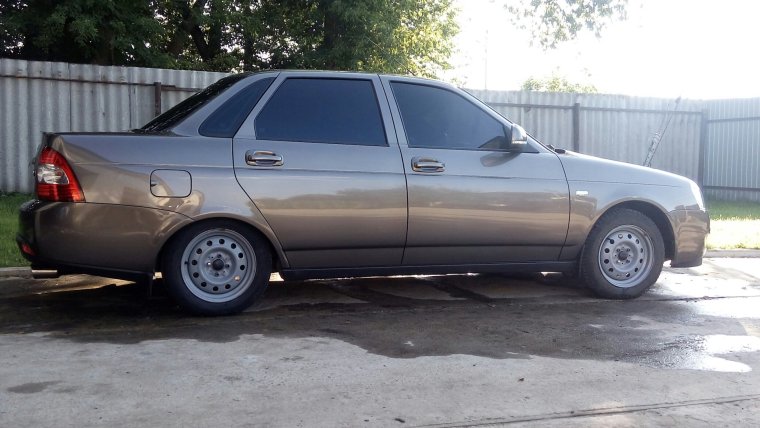 Приора кварц на черных штампах r14