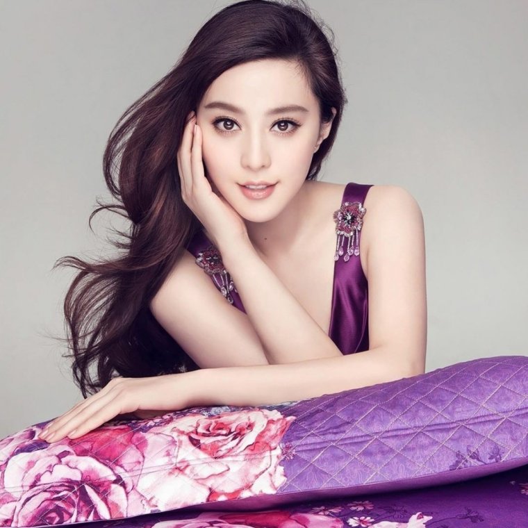 Фань Бинбин грудь