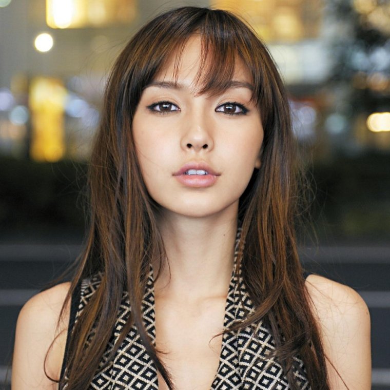 Китайская модель Анджела бейби