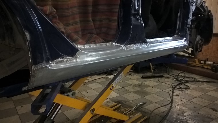 Сварка порогов на Форд фокус 2 черный