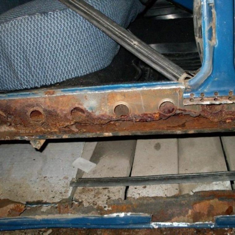 ВАЗ 2107 днище пороги