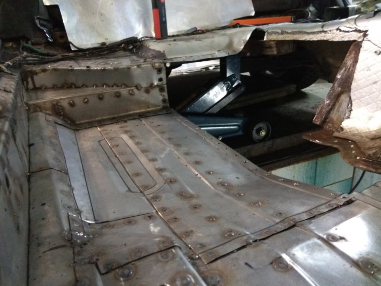 Лонжерон (усилитель пола 2) №9