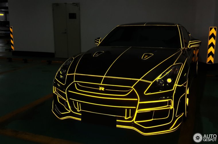 Неоновый винил на машину