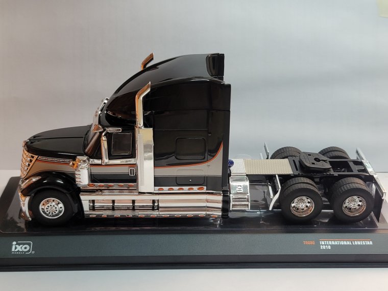 Масштабные модели КАМАЗ 4350