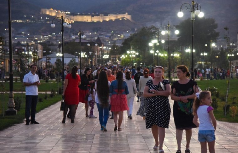 Ночной Дербент парк