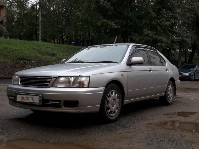 Nissan Bluebird u 2000