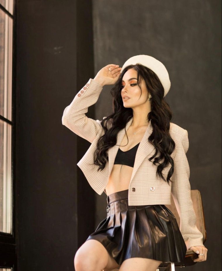 Настя Усеева и Влад неопознанный