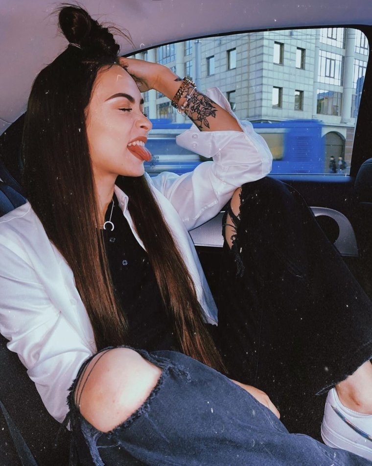 Настя Усеева ножки