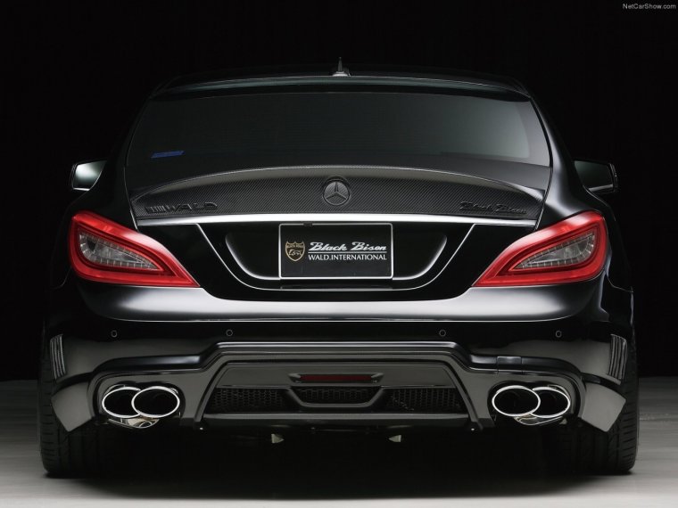 Мерседес банан CLS 63 AMG