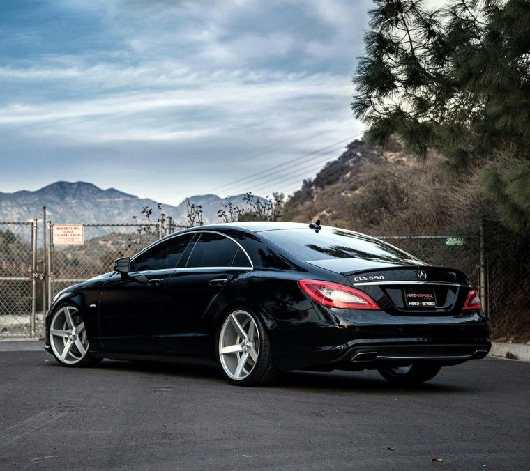 СЛС 550 Мерседес Бенц