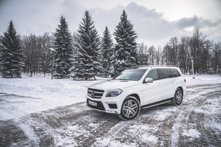 Белый Мерседес джип 2021