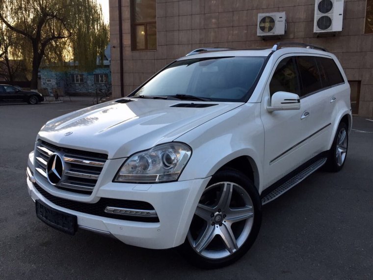 Мерседес джип белый
