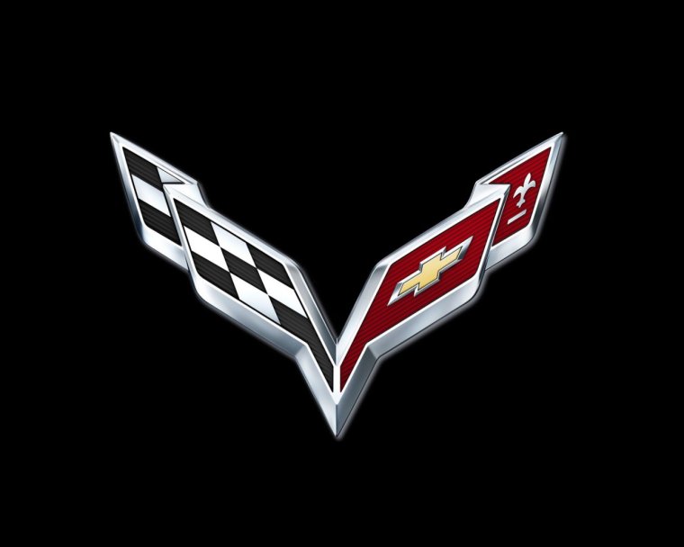 Спорткар с крыльями на эмблеме