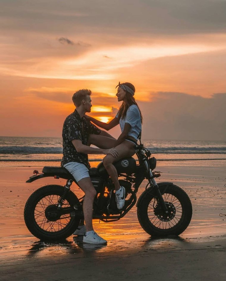 Влюбленные байкеры